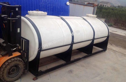 聚乙烯(PE)儲罐使用注意事項(xiàng):